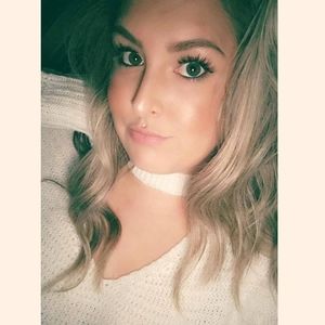 Meet your Posher, Madelaine